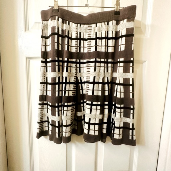 Romeo & Juliet Couture Striped Sweater Pleated Skirt Sz Large - Picture 3 of 3